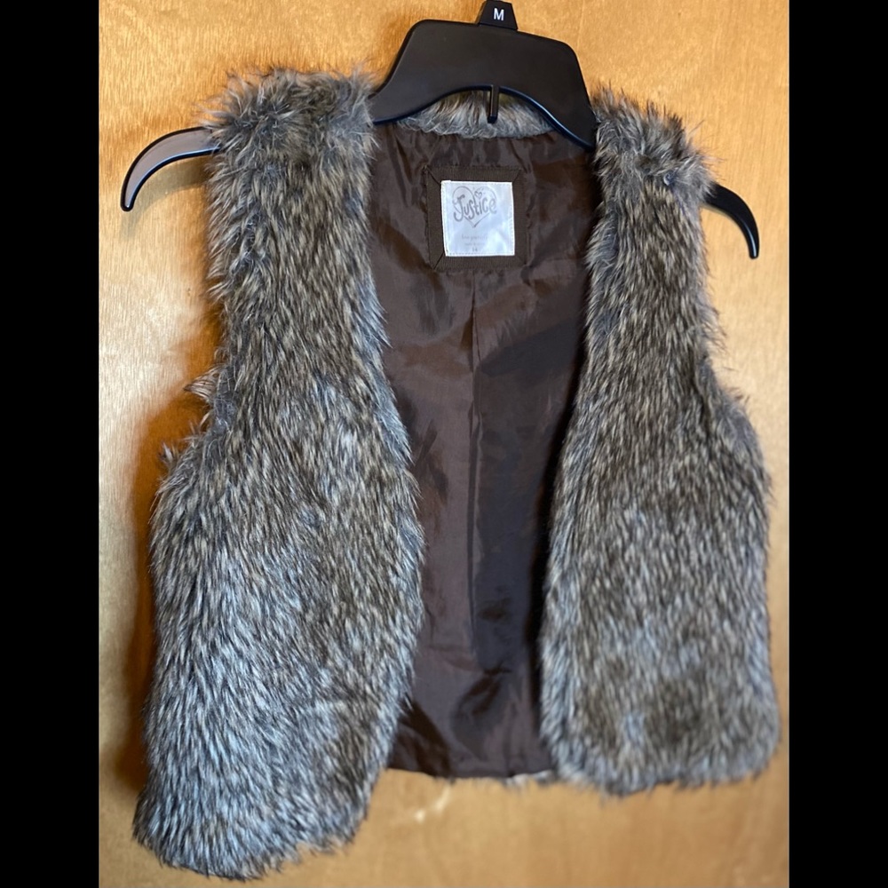 Justice Girls Size 14 Faux Fur Vest.